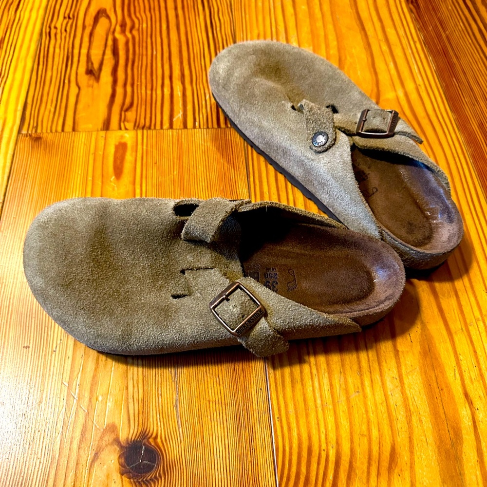 Women’s Birkenstock Boston Suede Clogs, Size 39